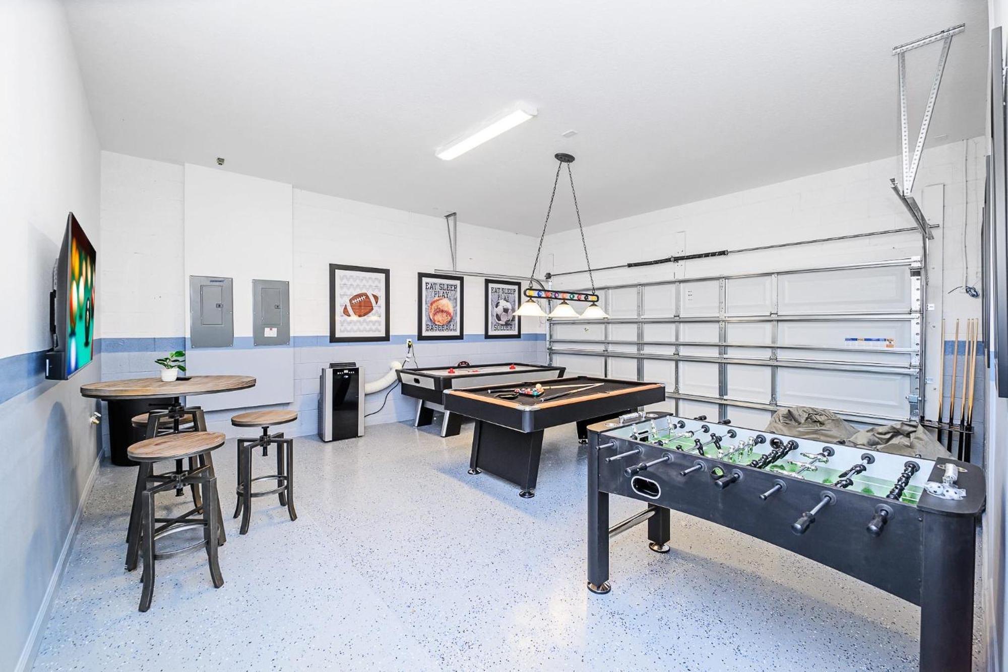 Near - 12br - Private Pool And Hot Tub Holiday home *